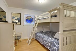 Pool, Sauna & Beach Access: Hilton Head Condo