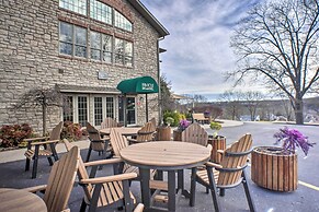 Resort Condo in Branson w/ Mountain & Lake Views!