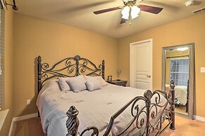 Sunroom & Golf Course View: Cozy Branson Condo!