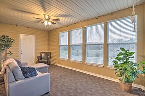 Sunroom & Golf Course View: Cozy Branson Condo!