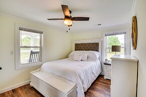Cozy Fair Play Home w/ Deck 4 Mi to Lake Hartwell!