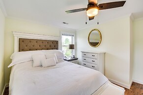 Cozy Fair Play Home w/ Deck 4 Mi to Lake Hartwell!