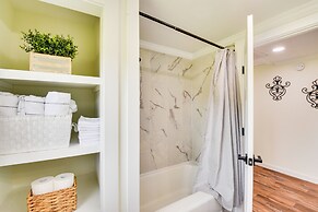 Cozy Fair Play Home w/ Deck 4 Mi to Lake Hartwell!