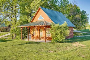 Cozy Columbia Cabin w/ Shared Lake Dock!