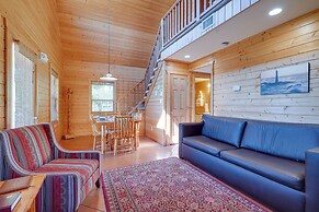 Cozy Columbia Cabin w/ Shared Lake Dock!