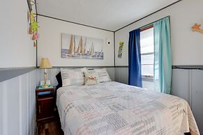 Cozy Camdenton Cottage w/ Deck + Boat Dock Access!