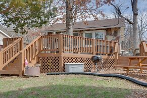 Cozy Camdenton Cottage w/ Deck + Boat Dock Access!