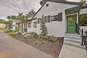 Downtown Branson Cottage w/ Pool Access!