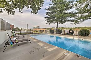 Downtown Branson Cottage w/ Pool Access!