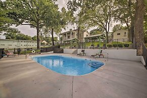 Downtown Branson Cottage w/ Pool Access!