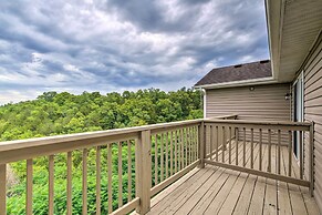 Cozy Branson Condo w/ Balcony & Mountain Views