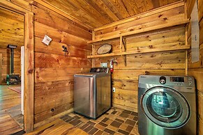 Creekside Marietta Cabin Retreat w/ Fire Pit!