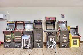 'dragon Castle' w/ Secret Passage, Dock, & Hot Tub