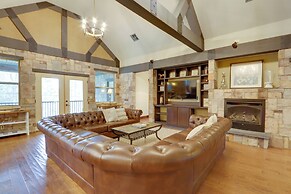 'dragon Castle' w/ Secret Passage, Dock, & Hot Tub