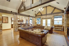 'dragon Castle' w/ Secret Passage, Dock, & Hot Tub