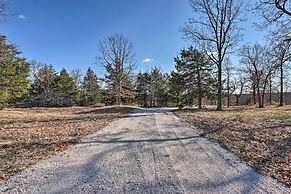 El Dorado Springs Cabin: Near Trails & Parks!