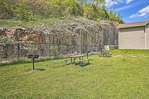 Family-friendly Branson Condo ~ 3 Mi to Strip
