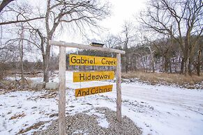 Florence Cabin w/ On-site Creek!