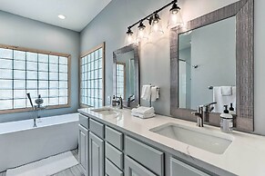 Lakefront Family Retreat in Osage Beach!