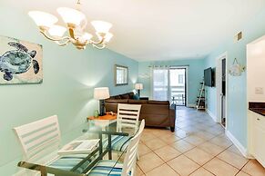 Pool Deck Access & Walk to Beach: Hilton Head Unit