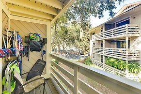 Pool Deck Access & Walk to Beach: Hilton Head Unit