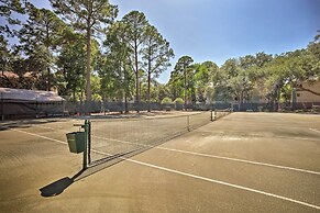 Pool Deck Access & Walk to Beach: Hilton Head Unit