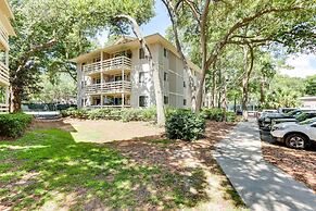 Pool Deck Access & Walk to Beach: Hilton Head Unit