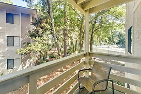 Pool Deck Access & Walk to Beach: Hilton Head Unit