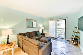 Pool Deck Access & Walk to Beach: Hilton Head Unit