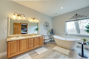 Branson Home w/ Indoor Pool & Basketball Court!