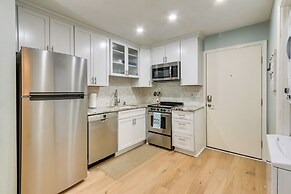 Walk to Beach: Hilton Head Condo w/ Pool Access