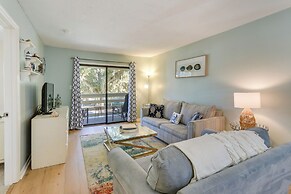 Walk to Beach: Hilton Head Condo w/ Pool Access
