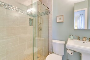 Walk to Beach: Hilton Head Condo w/ Pool Access