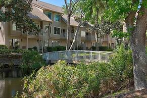 Walk to Hilton Head Island Beach: Villa w/ Balcony