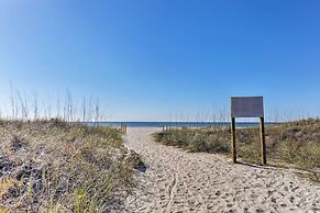 Walk to Hilton Head Island Beach: Villa w/ Balcony