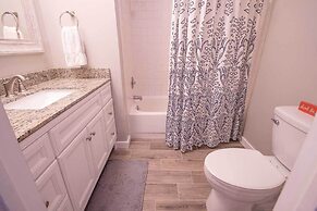 Walk to Hilton Head Island Beach: Villa w/ Balcony