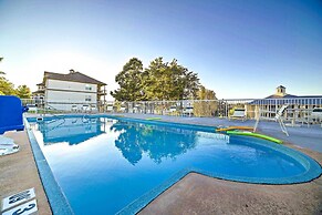 Access to 5 Pools: Ground-floor Branson Condo!