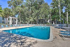 Walk to Coligny Beach: Tropical Hilton Head Condo