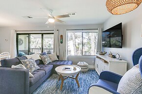 Walk to Coligny Beach: Tropical Hilton Head Condo