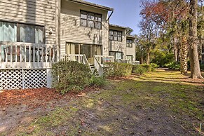 Walk to Beach: HHI Townhome w/ Pool Access!