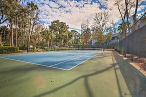 Walk to Beach: HHI Townhome w/ Pool Access!