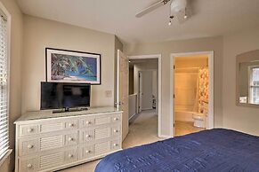 Walk to Beach: HHI Townhome w/ Pool Access!