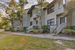 Walk to Beach: HHI Townhome w/ Pool Access!