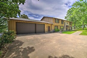 Inviting Home w/ Pool & Hot Tub on Table Rock Lake
