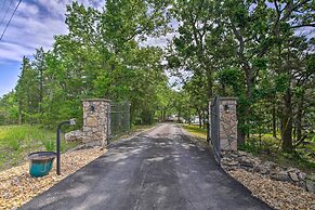 Inviting Home w/ Pool & Hot Tub on Table Rock Lake
