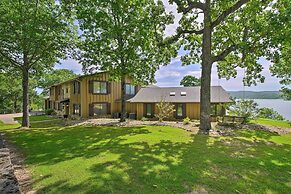 Inviting Home w/ Pool & Hot Tub on Table Rock Lake