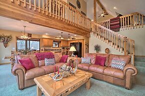 Idyllic Table Rock Lake Cabin w/ Fire Pit!