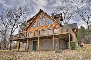 Idyllic Table Rock Lake Cabin w/ Fire Pit!