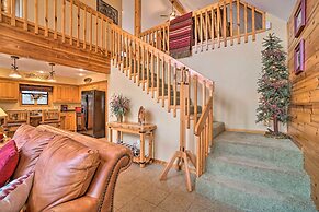 Idyllic Table Rock Lake Cabin w/ Fire Pit!