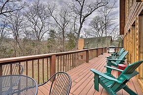 Idyllic Table Rock Lake Cabin w/ Fire Pit!